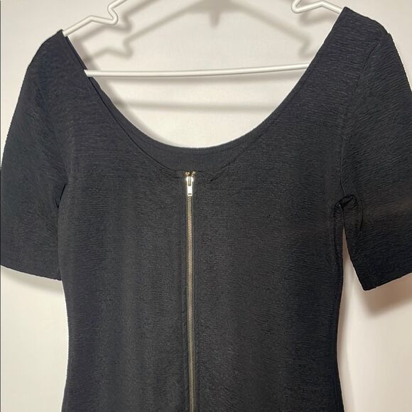 Forever 21 Black Bodycon Mini Dress with Scoop Neck for Night Out - Picture 6 of 7